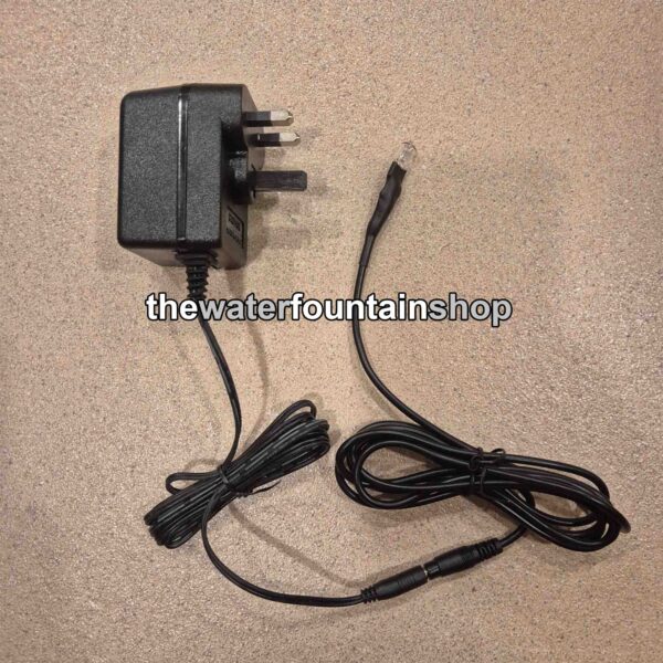 Narrow halogen lamp for water features