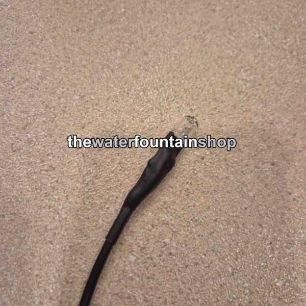 Narrow halogen lamp for water fountain